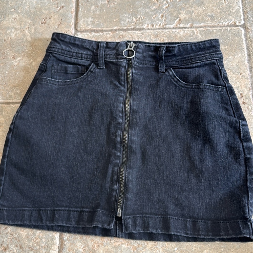 Black denim skirt with zipper